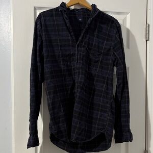 GAP Men's Navy Plaid Button-Down Shirt